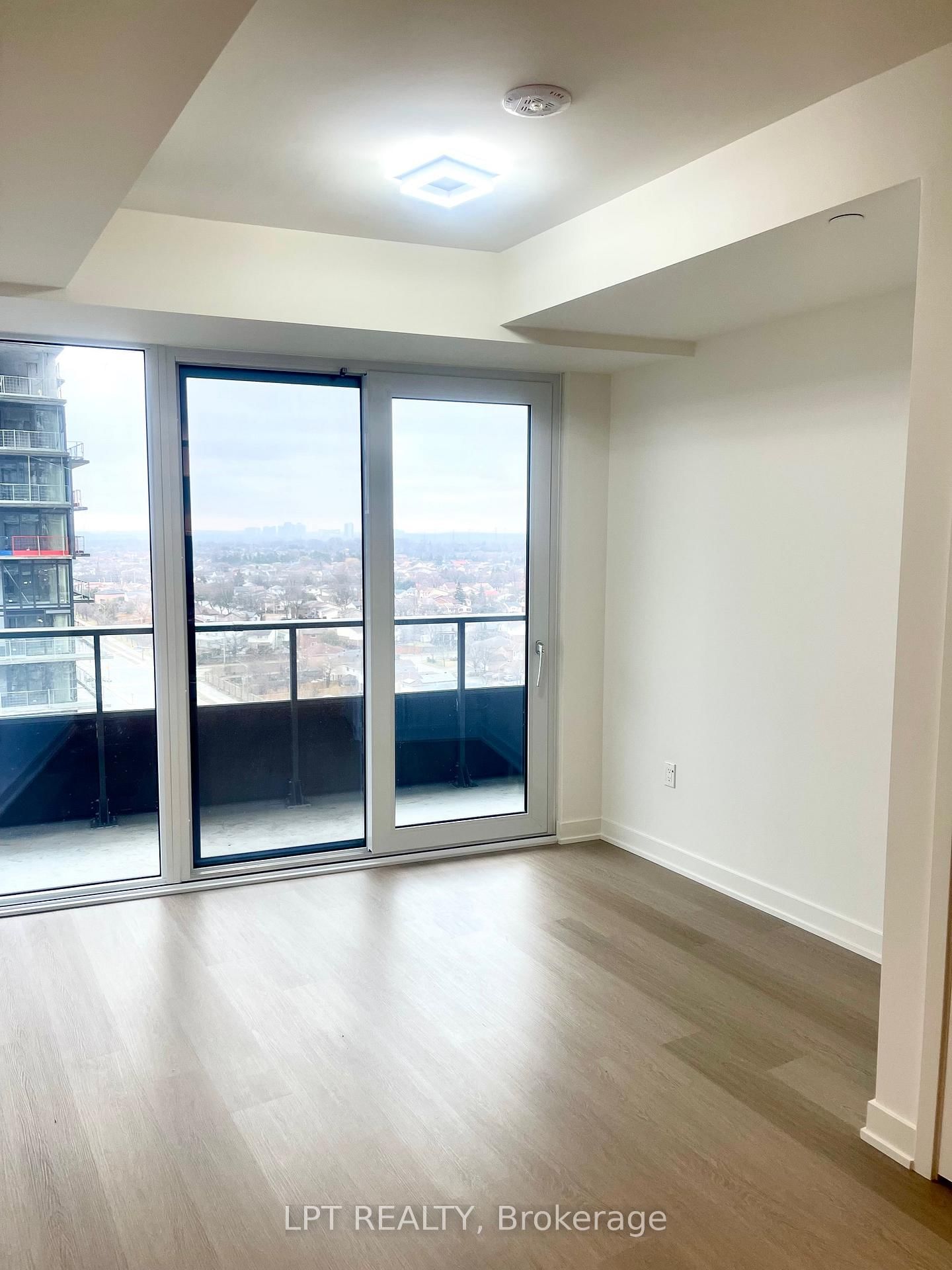 448 Burnhamthorpe Road W, Unit 1201 - Photo 18