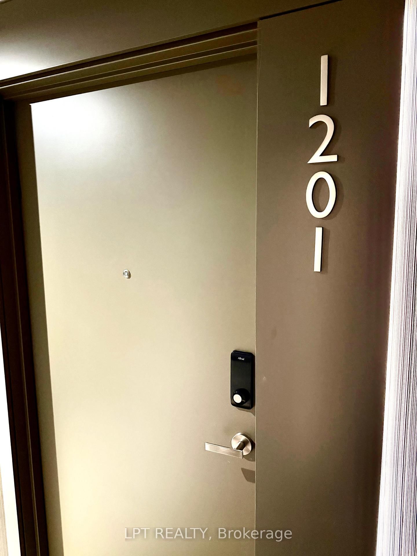 448 Burnhamthorpe Road W, Unit 1201 - Photo 3