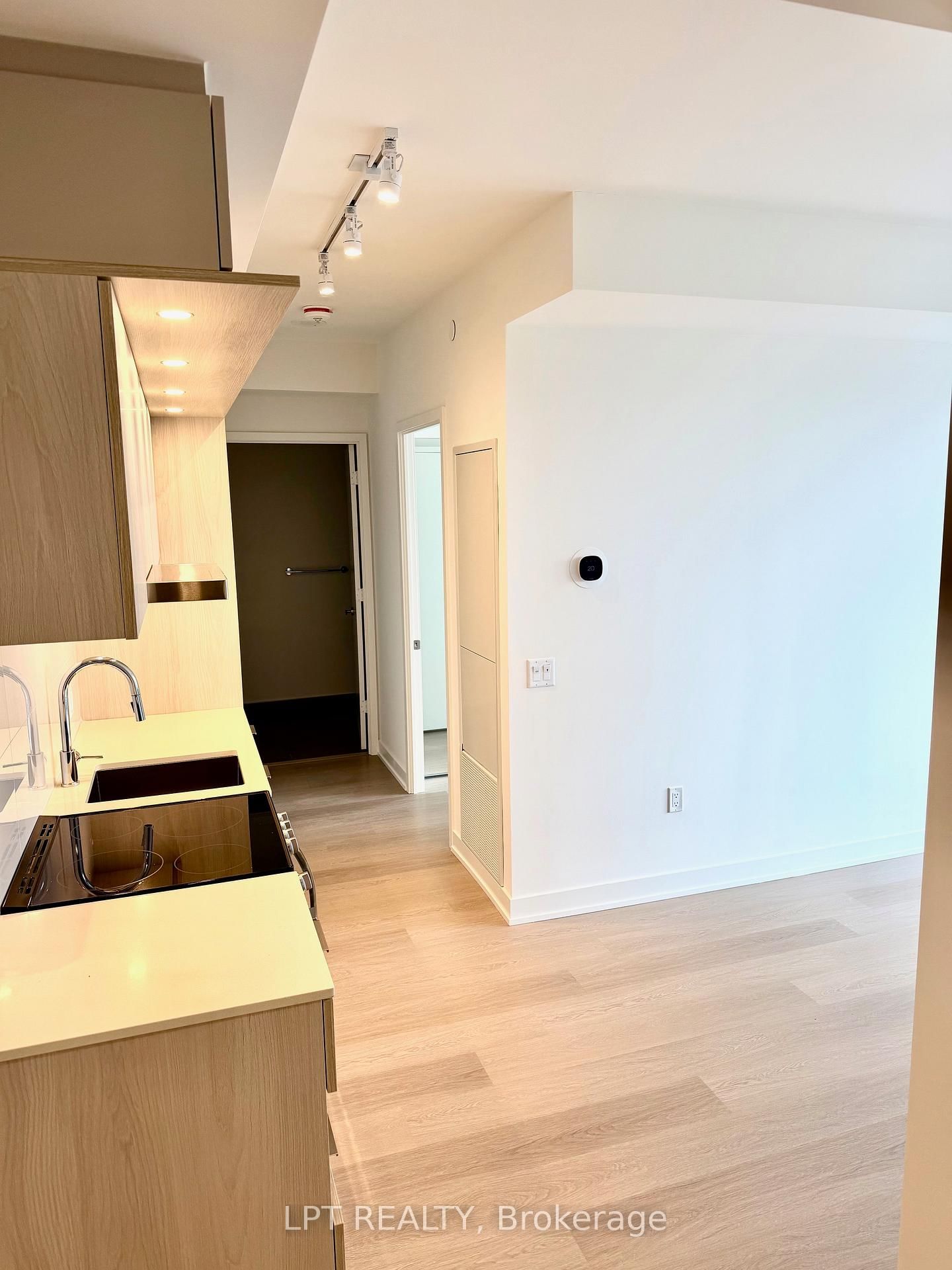448 Burnhamthorpe Road W, Unit 1201 - Photo 4