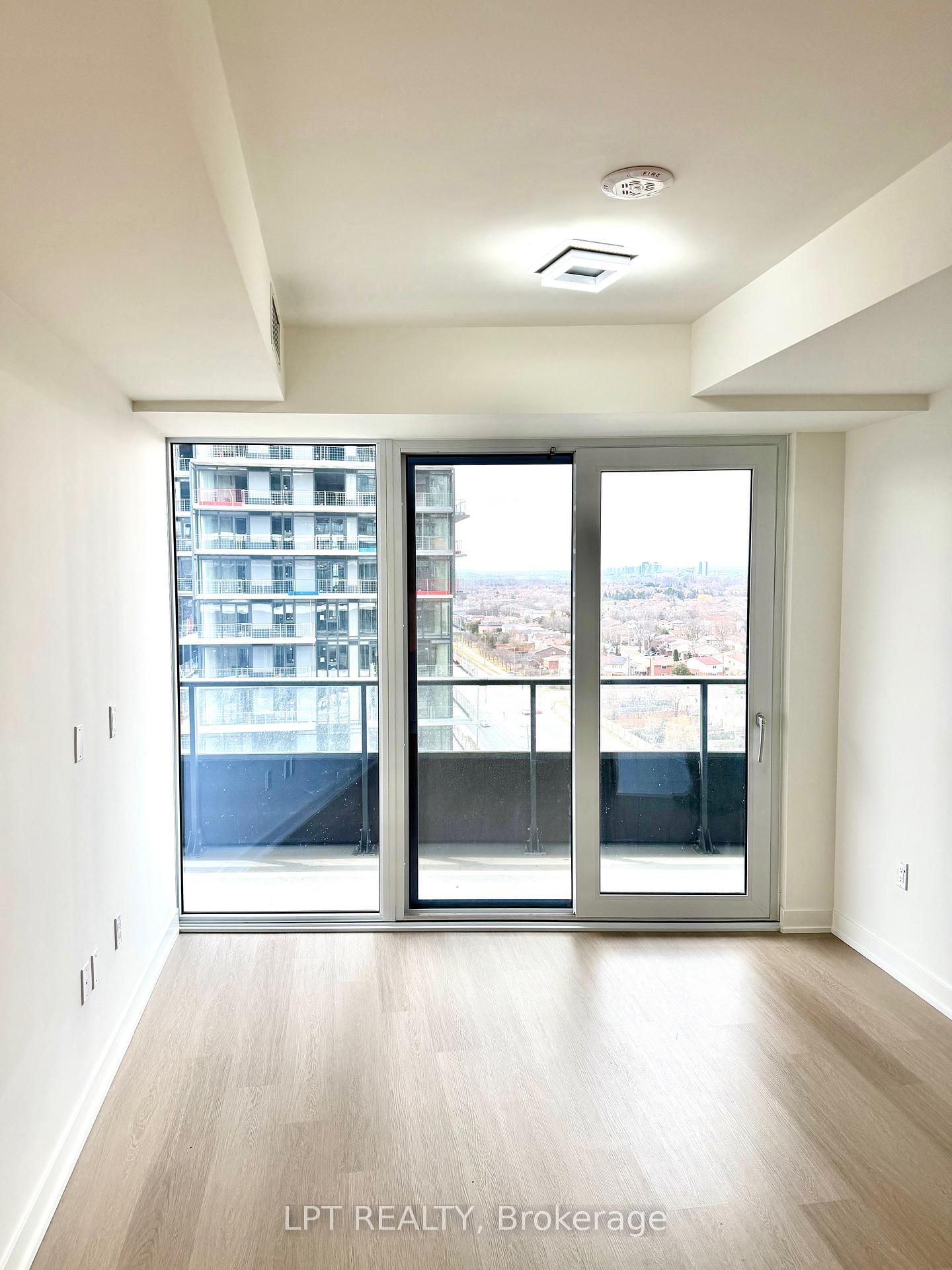 448 Burnhamthorpe Road W, Unit 1201 - Photo 9