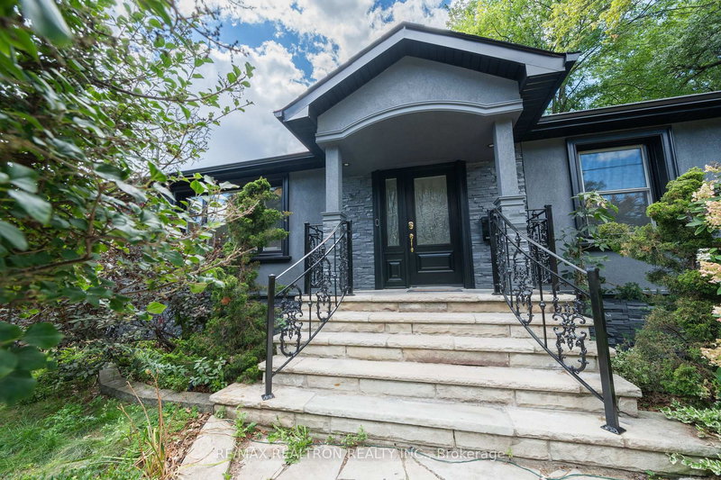 1480 Kenmuir Ave, Mississauga, L5G 4B5 | Image 3
