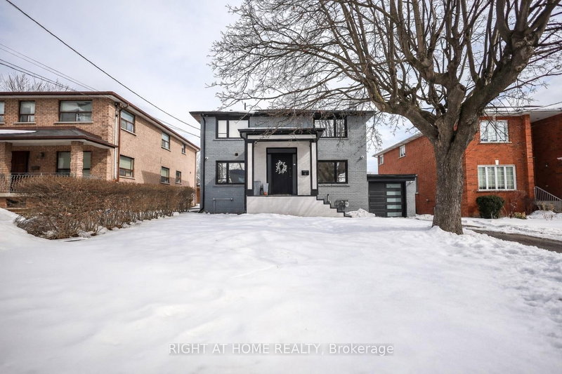 11 Sparta Rd, Toronto, M6L 2M4 | Image 2
