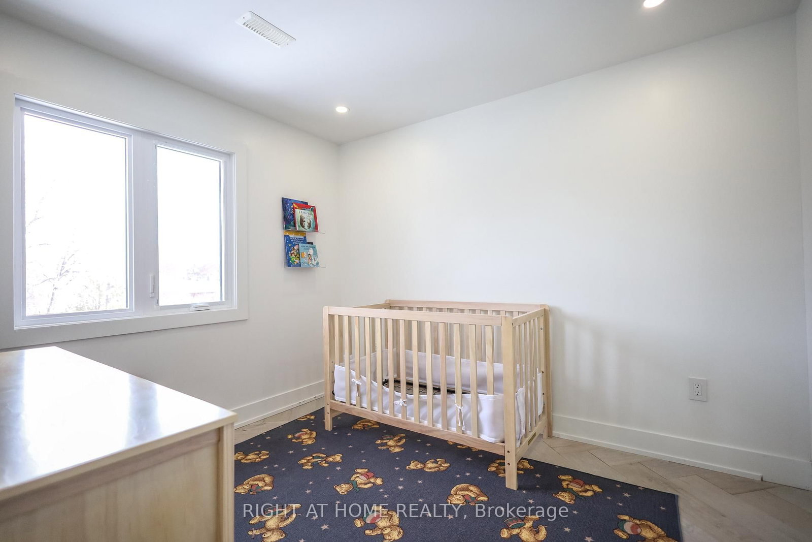 Detached House for lease at 11 Sparta Road, Toronto, Ontario, M6L 2M4 - Maple Leaf - MLS: W12938398