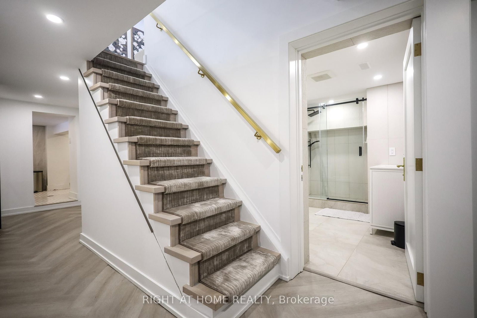 Detached House for lease at 11 Sparta Road, Toronto, Ontario, M6L 2M4 - Maple Leaf - MLS: W12938398