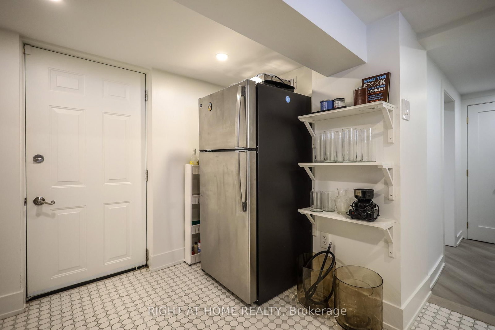 Detached House for lease at 11 Sparta Road, Toronto, Ontario, M6L 2M4 - Maple Leaf - MLS: W12938398