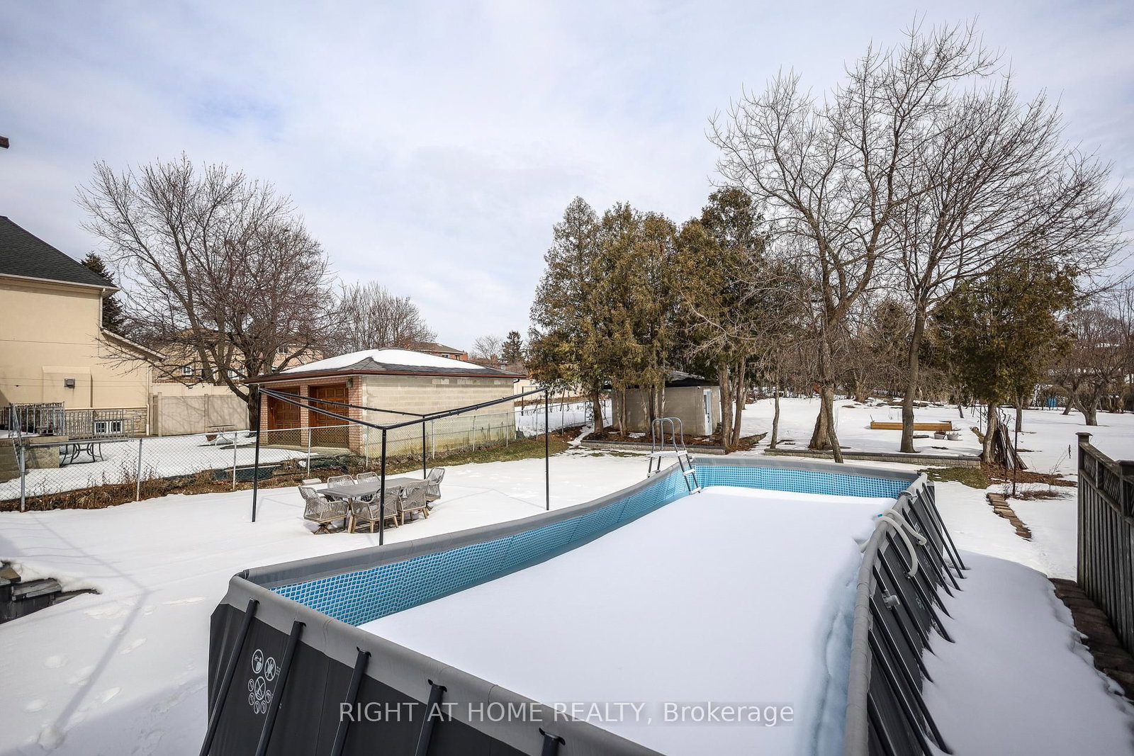 Detached House for lease at 11 Sparta Road, Toronto, Ontario, M6L 2M4 - Maple Leaf - MLS: W12938398