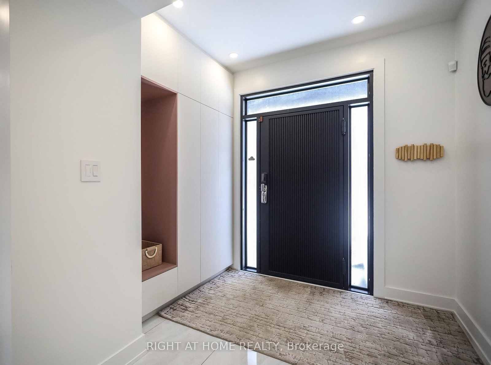 Detached House for lease at 11 Sparta Road, Toronto, Ontario, M6L 2M4 - Maple Leaf - MLS: W12938398