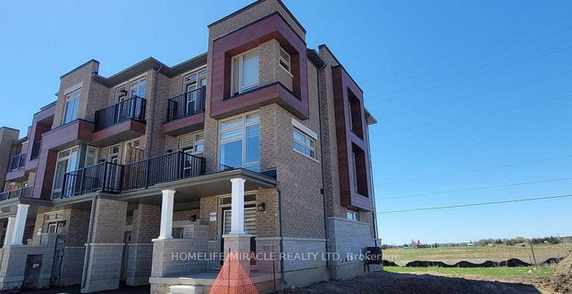109 Donald Ficht Crescent