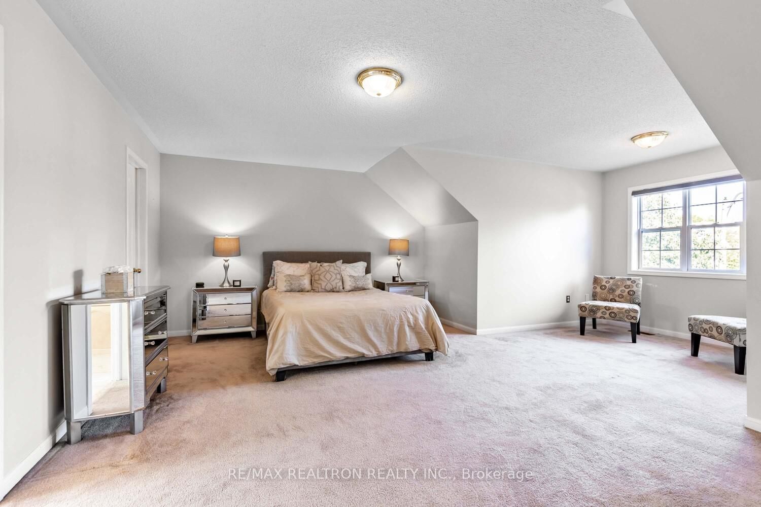 Detached House for sale at 52 Brock Drive, Brampton, Ontario, L6P 1A2 - Vales of Castlemore - MLS: W12938558