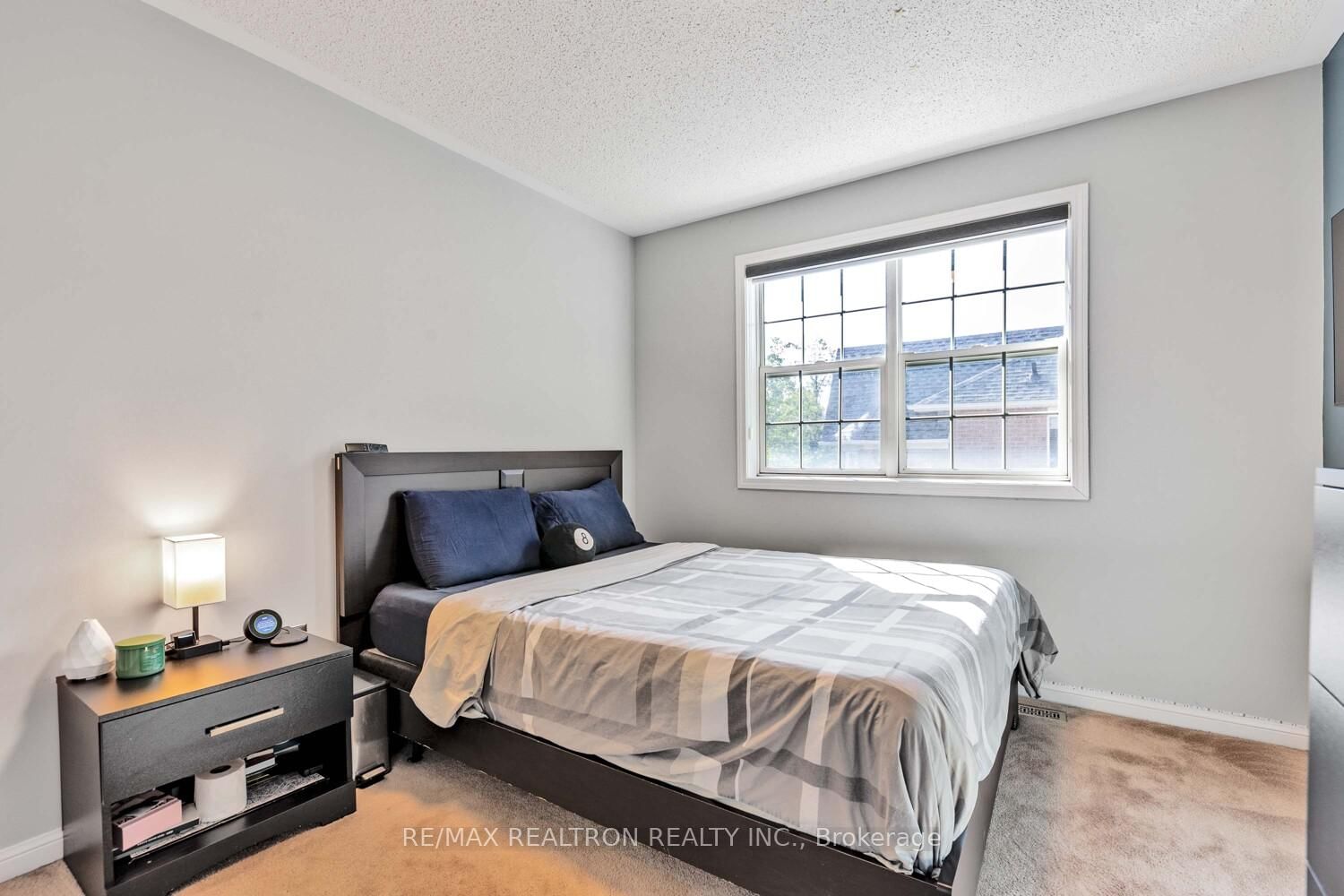 Detached House for sale at 52 Brock Drive, Brampton, Ontario, L6P 1A2 - Vales of Castlemore - MLS: W12938558