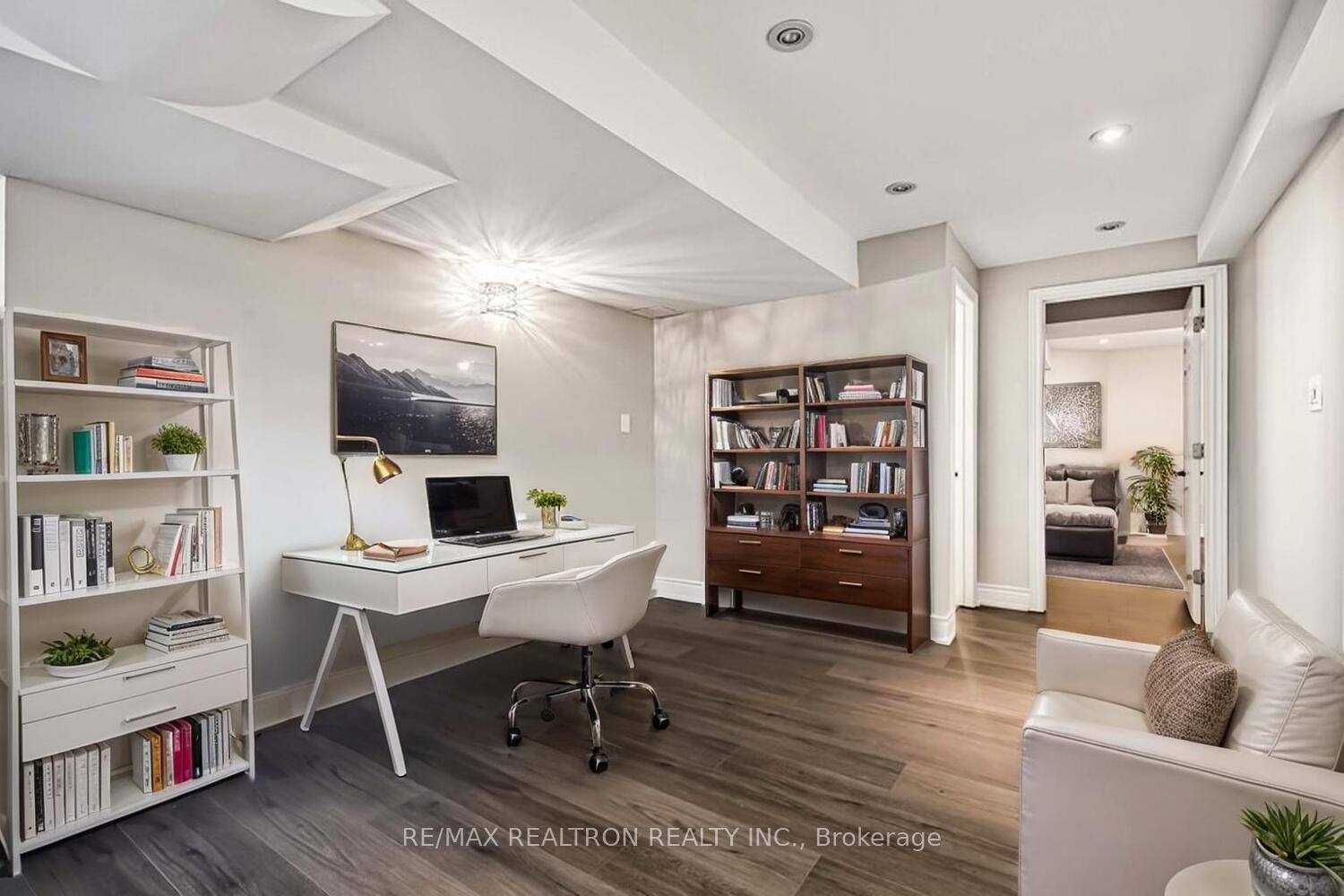 Detached House for sale at 52 Brock Drive, Brampton, Ontario, L6P 1A2 - Vales of Castlemore - MLS: W12938558