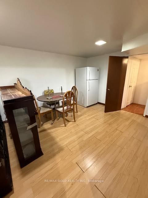 87 Lexington Ave, Toronto, M9V 2G9 | Image 3