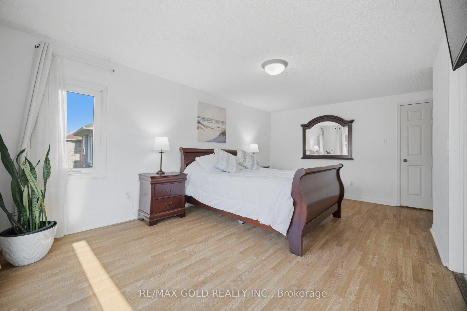 Detached House for sale at 66 Cheviot Crescent, Brampton, Ontario, L6Z 4G7 - Heart Lake East - MLS: W12939062