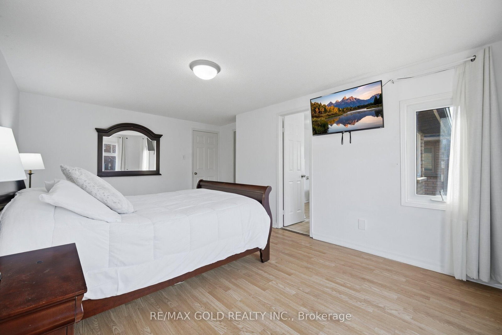 Detached House for sale at 66 Cheviot Crescent, Brampton, Ontario, L6Z 4G7 - Heart Lake East - MLS: W12939062