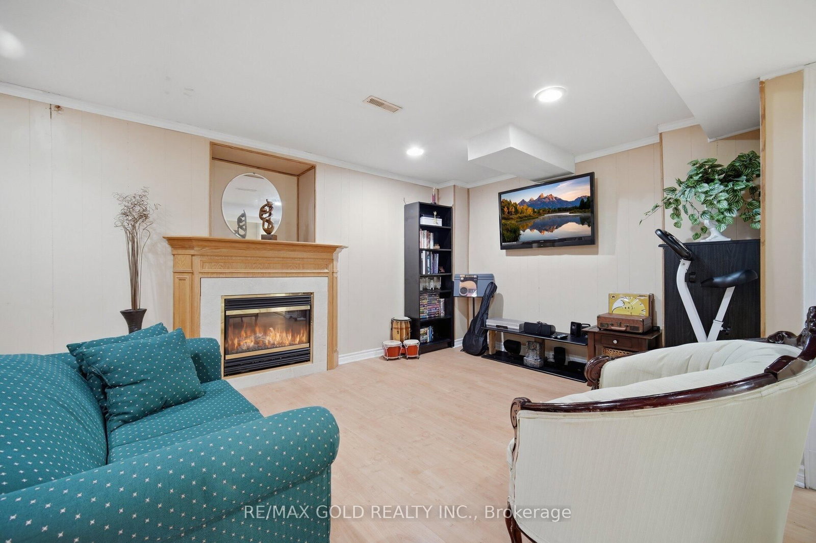 Detached House for sale at 66 Cheviot Crescent, Brampton, Ontario, L6Z 4G7 - Heart Lake East - MLS: W12939062