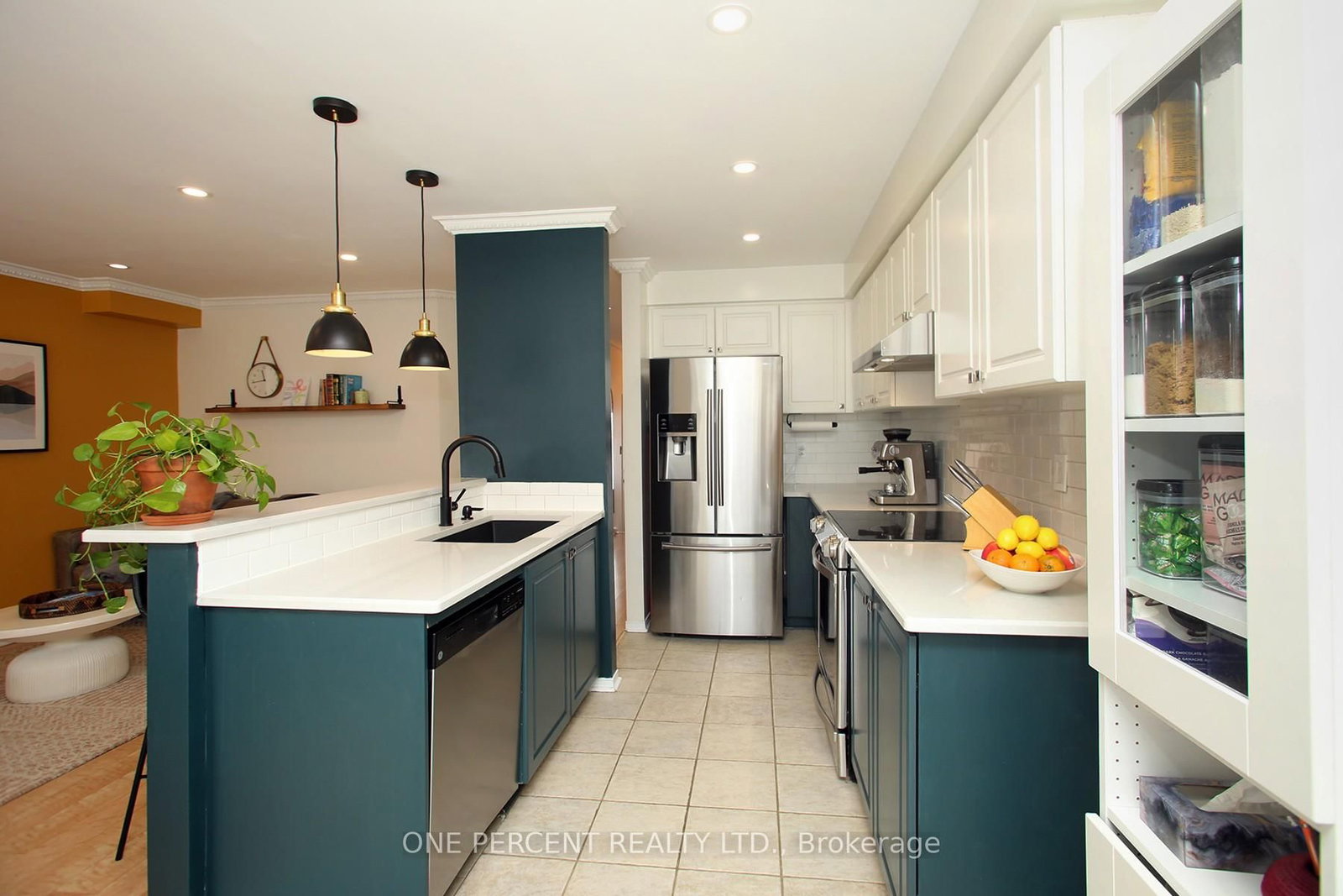 Listing Image 7