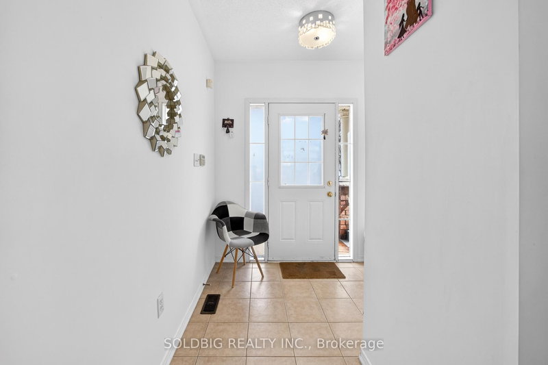 424 Chandler Cres, Milton, L9T 0S9 | Image 2