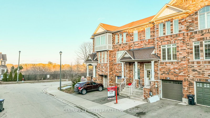 449 Aspendale Cres, Mississauga, L5W 0E7 | Image 2