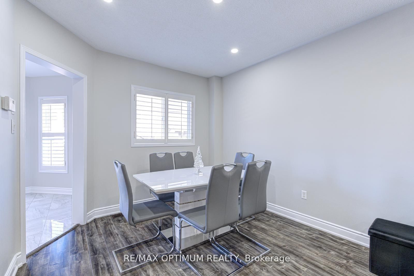 Detached House for sale at 17 Binder Twine Trail, Brampton, Ontario, L6X 4R2 - Fletcher's Creek Village - MLS: W12939366