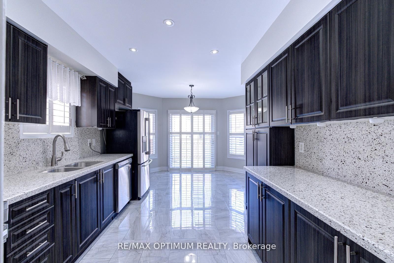 Detached House for sale at 17 Binder Twine Trail, Brampton, Ontario, L6X 4R2 - Fletcher's Creek Village - MLS: W12939366