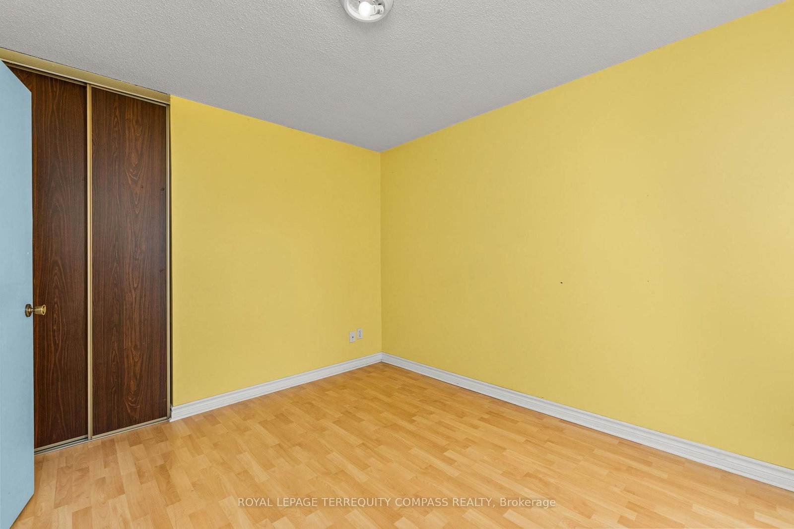 Semi-Detached House for sale at 73 Ashford Court, Brampton, Ontario, L6V 3E2 - Brampton North - MLS: W12939620