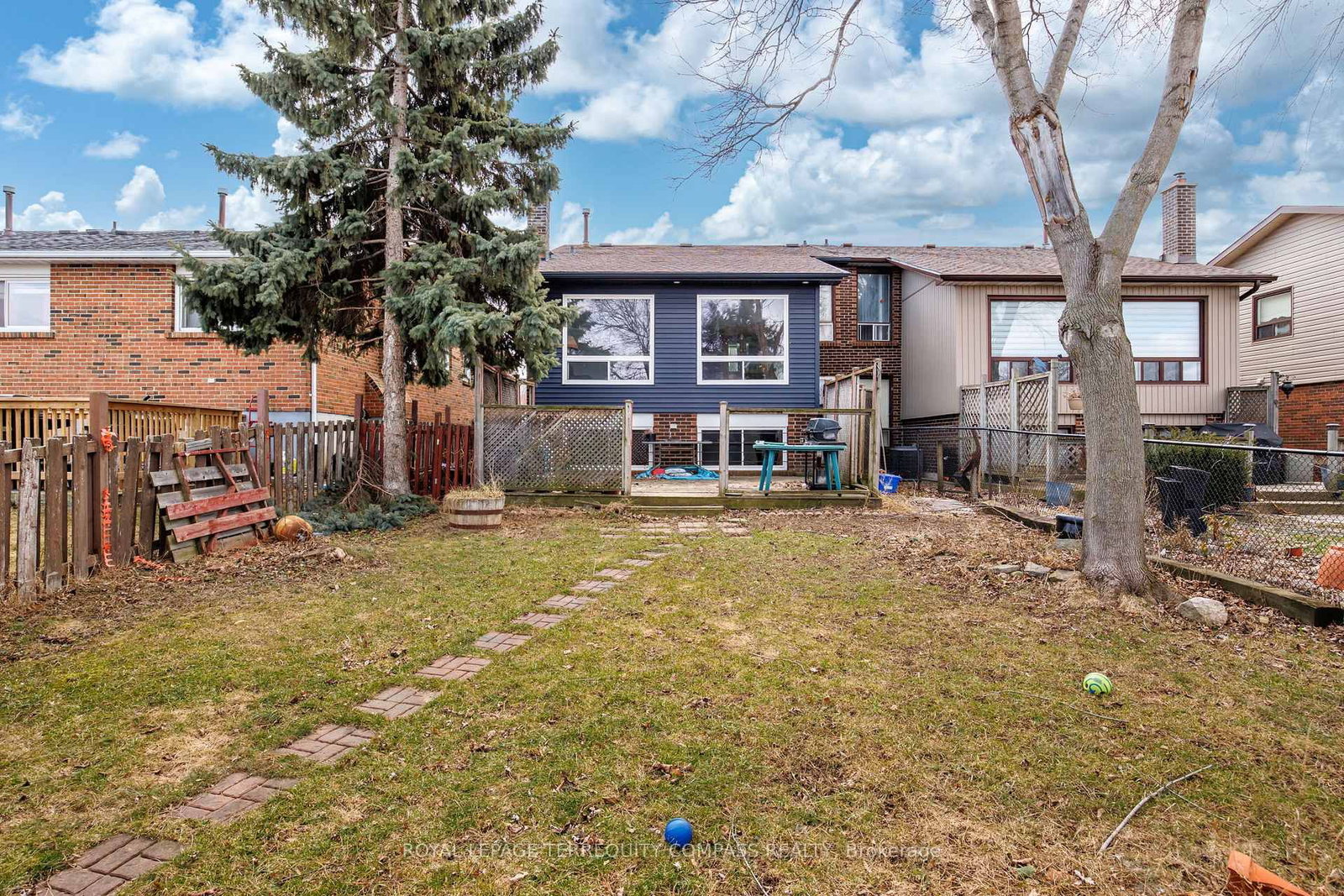 Semi-Detached House for sale at 73 Ashford Court, Brampton, Ontario, L6V 3E2 - Brampton North - MLS: W12939620