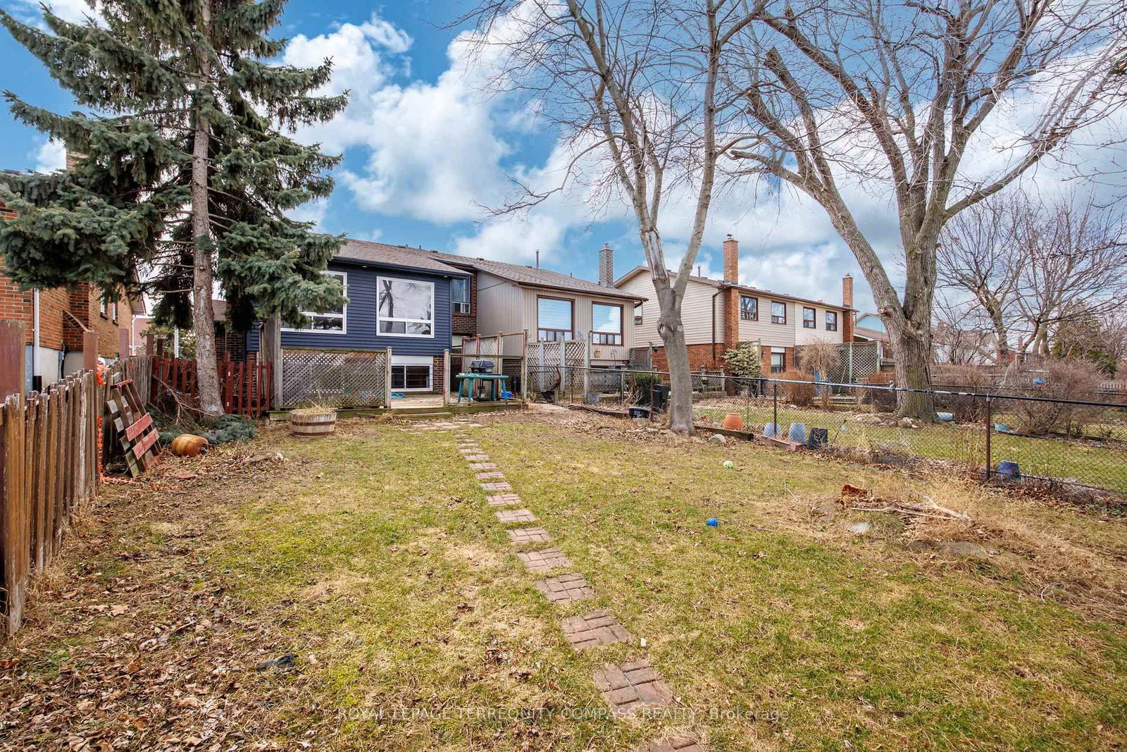 Semi-Detached House for sale at 73 Ashford Court, Brampton, Ontario, L6V 3E2 - Brampton North - MLS: W12939620