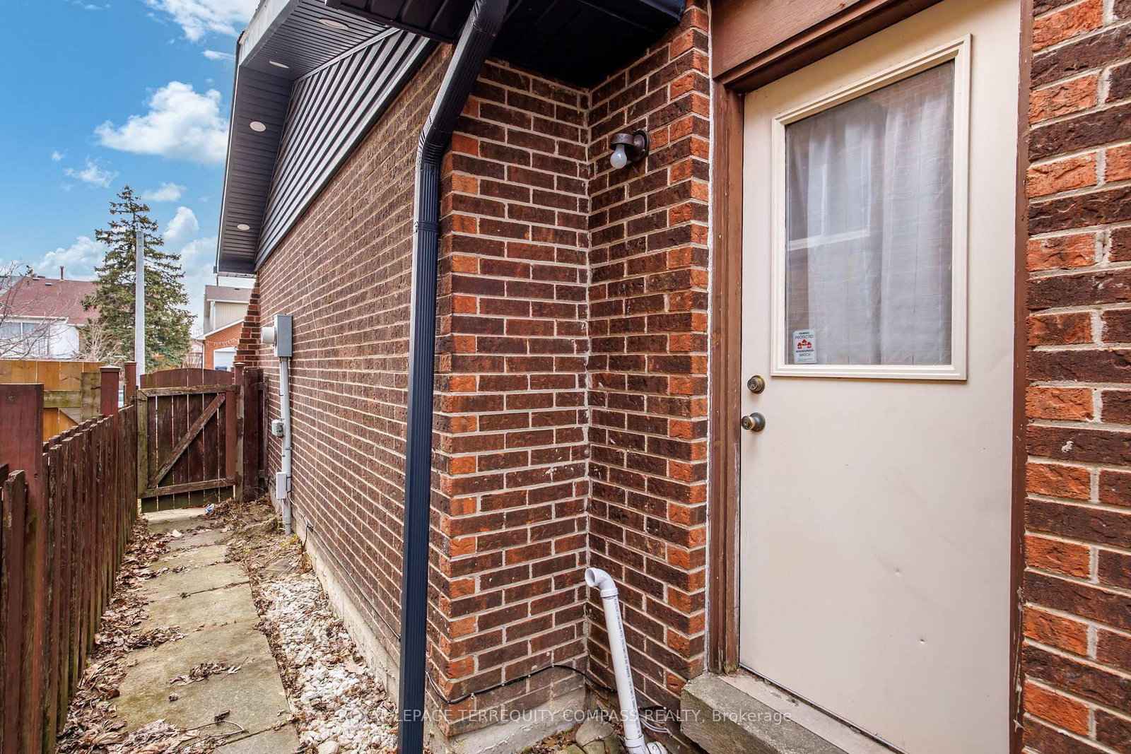 Semi-Detached House for sale at 73 Ashford Court, Brampton, Ontario, L6V 3E2 - Brampton North - MLS: W12939620