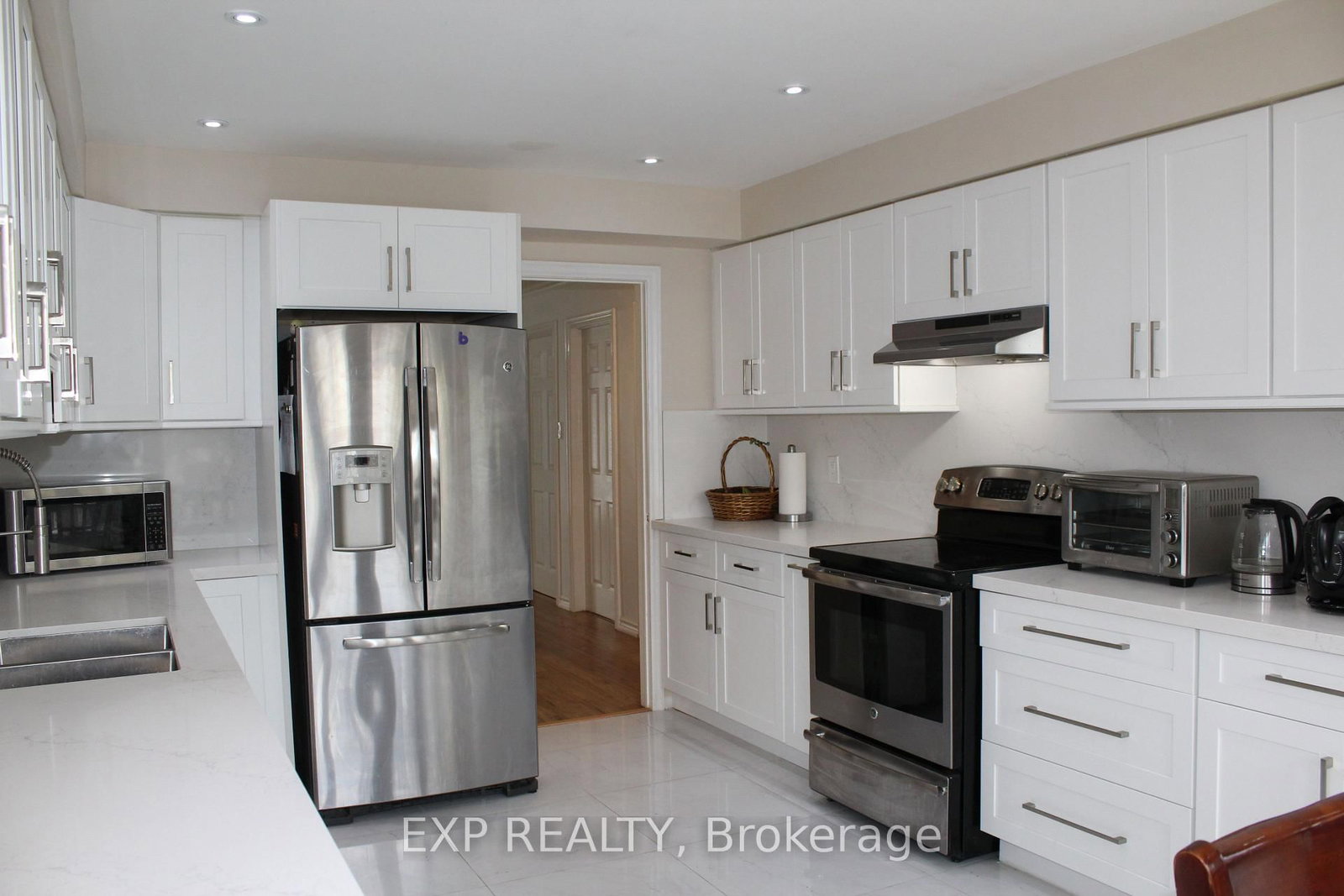 Detached House for sale at 48 Howell Street, Brampton, Ontario, L6Y 3H8 - Brampton South - MLS: W12939630