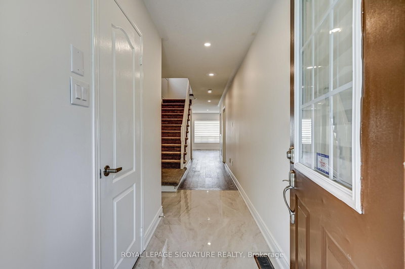 36 - 7360 Zinnia Pl, Mississauga, L5W 2A3 | Image 2