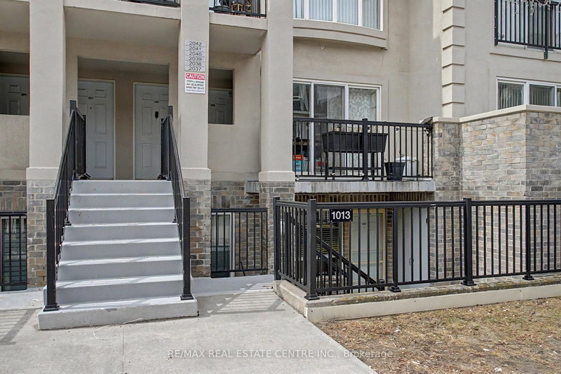 1013 - 85 George Appleton Way
