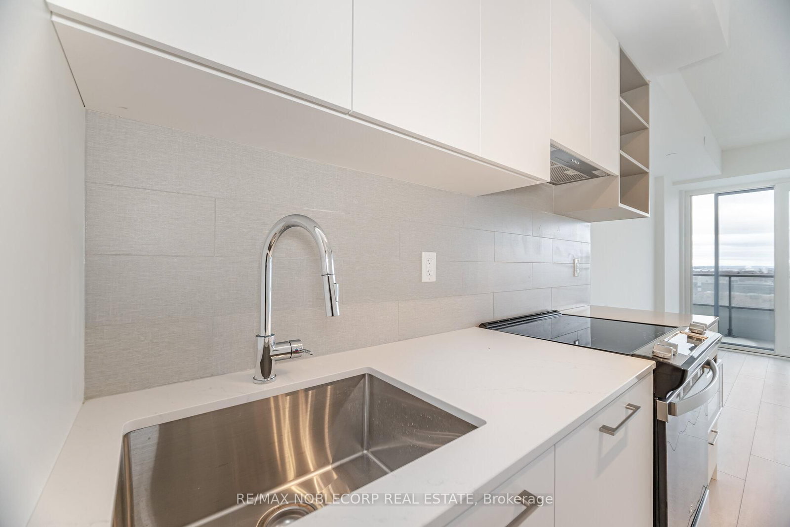 260 Malta Avenue, Unit 909 - Photo 11