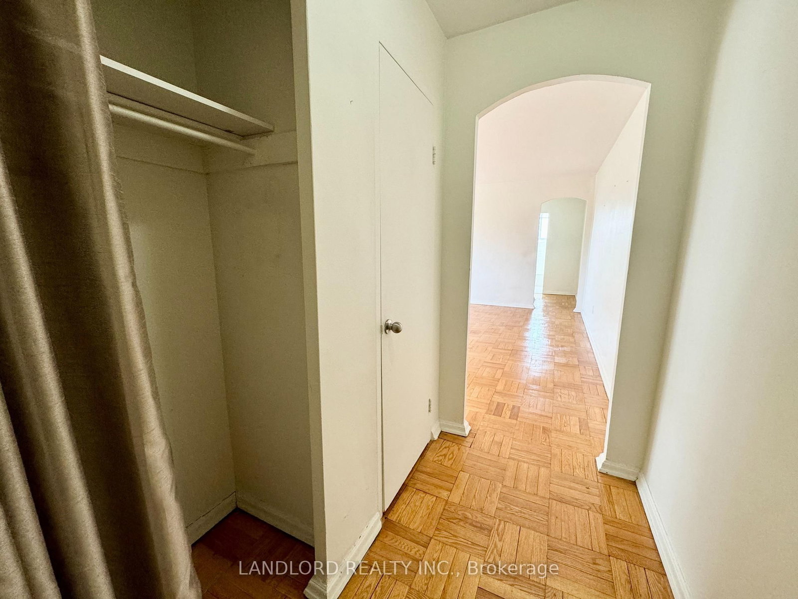 2696 Lake Shore Boulevard W, Unit 5 - Photo 12