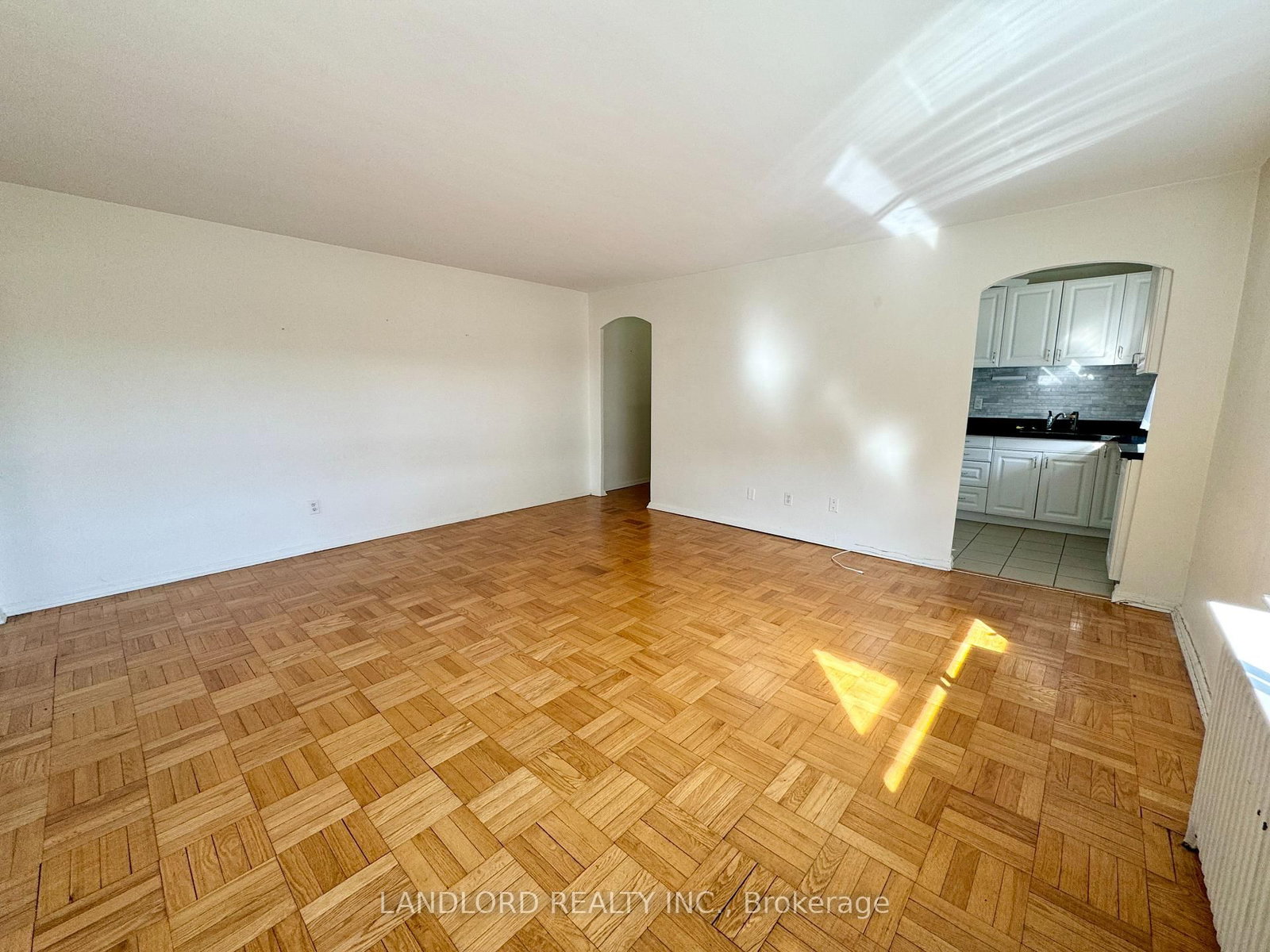 2696 Lake Shore Boulevard W, Unit 5 - Photo 6