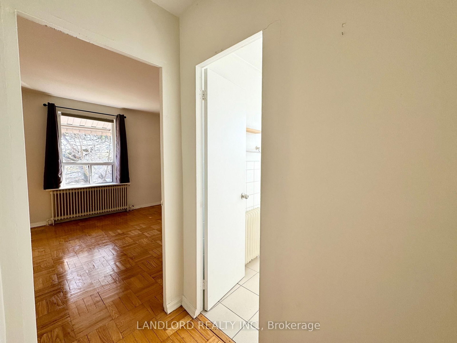 2696 Lake Shore Boulevard W, Unit 5 - Photo 7