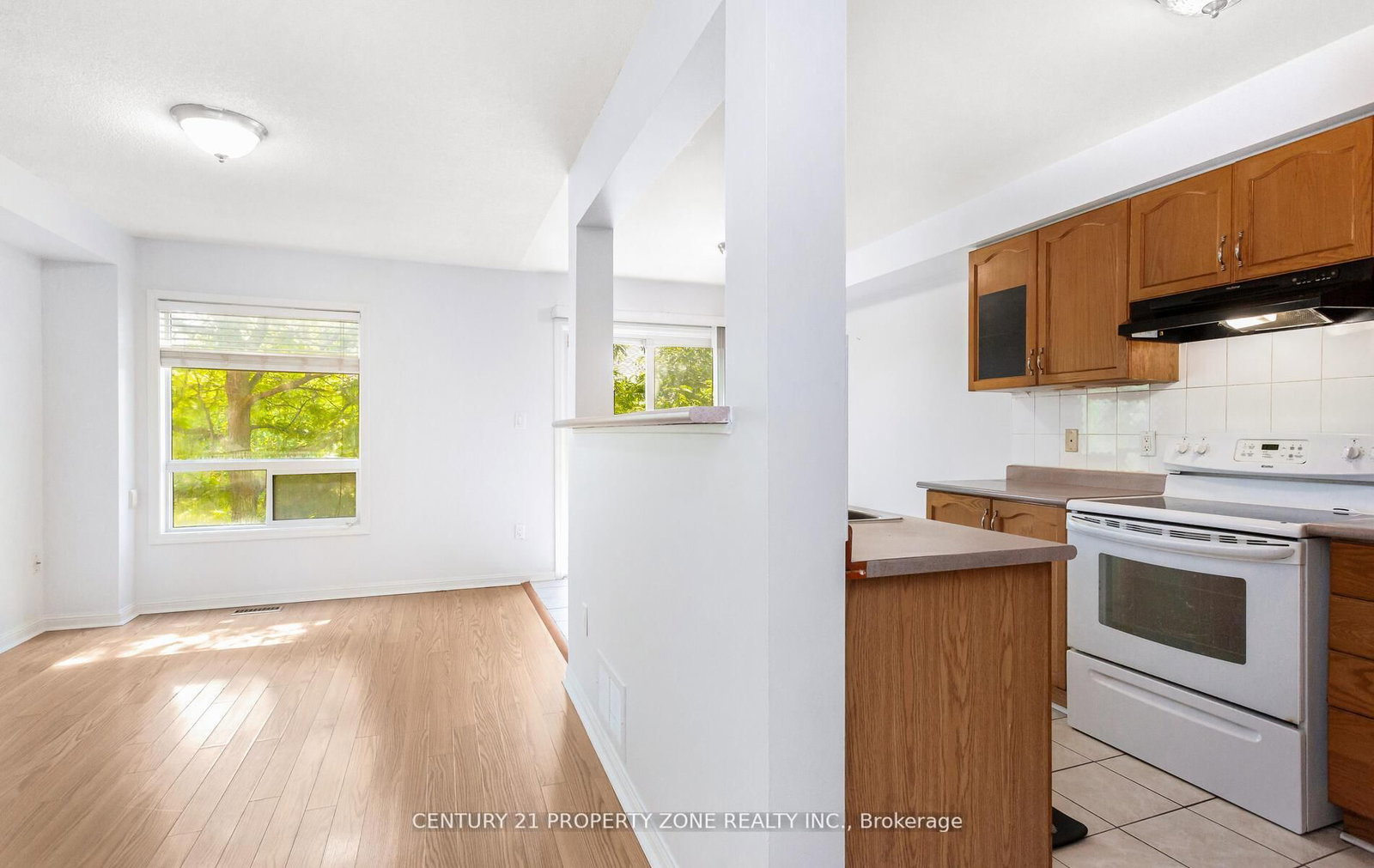 Townhouse for sale at 39-2 Clay Brick Court, Brampton, Ontario, L6V 4M7 - Brampton North - MLS: W12940636