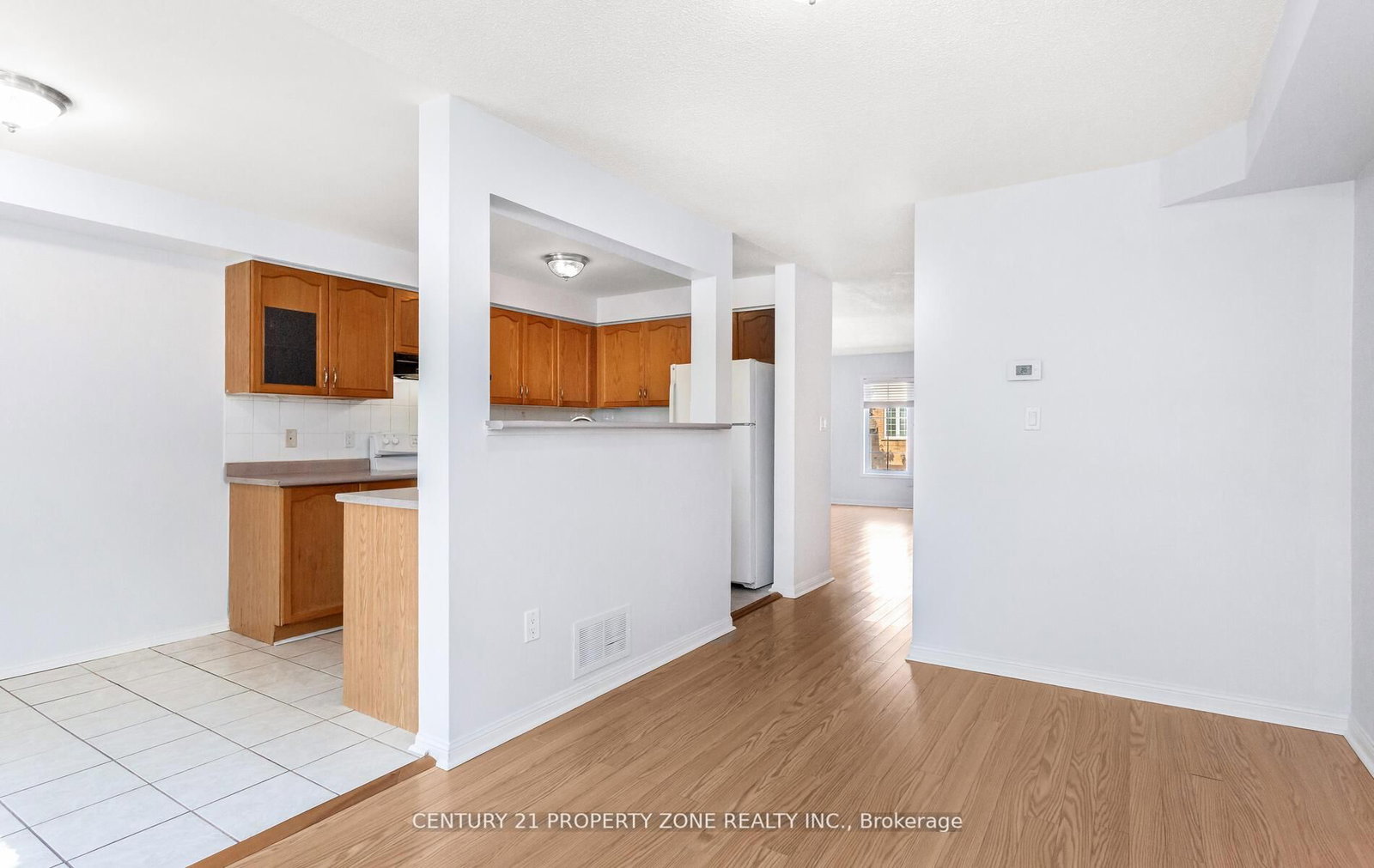 Townhouse for sale at 39-2 Clay Brick Court, Brampton, Ontario, L6V 4M7 - Brampton North - MLS: W12940636