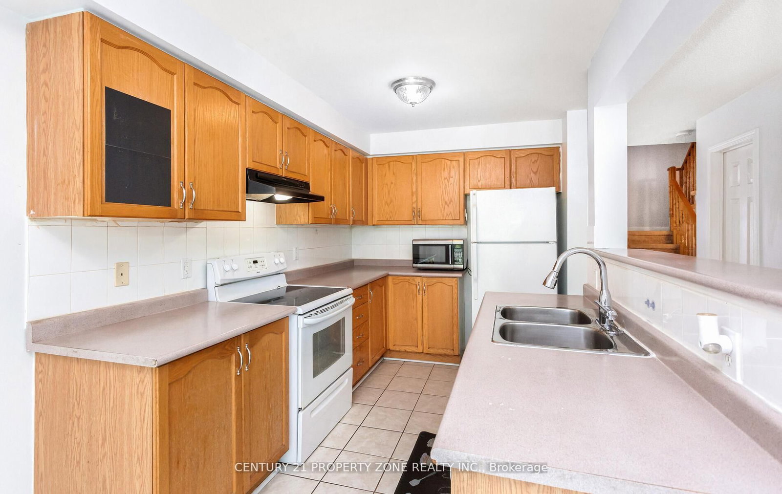 Townhouse for sale at 39-2 Clay Brick Court, Brampton, Ontario, L6V 4M7 - Brampton North - MLS: W12940636