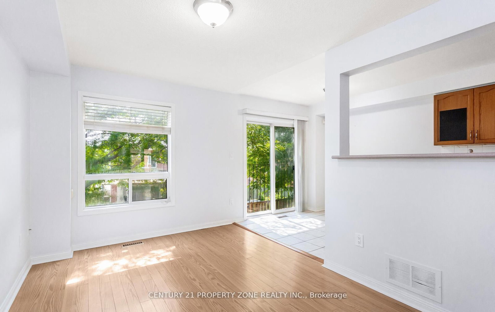 Townhouse for sale at 39-2 Clay Brick Court, Brampton, Ontario, L6V 4M7 - Brampton North - MLS: W12940636