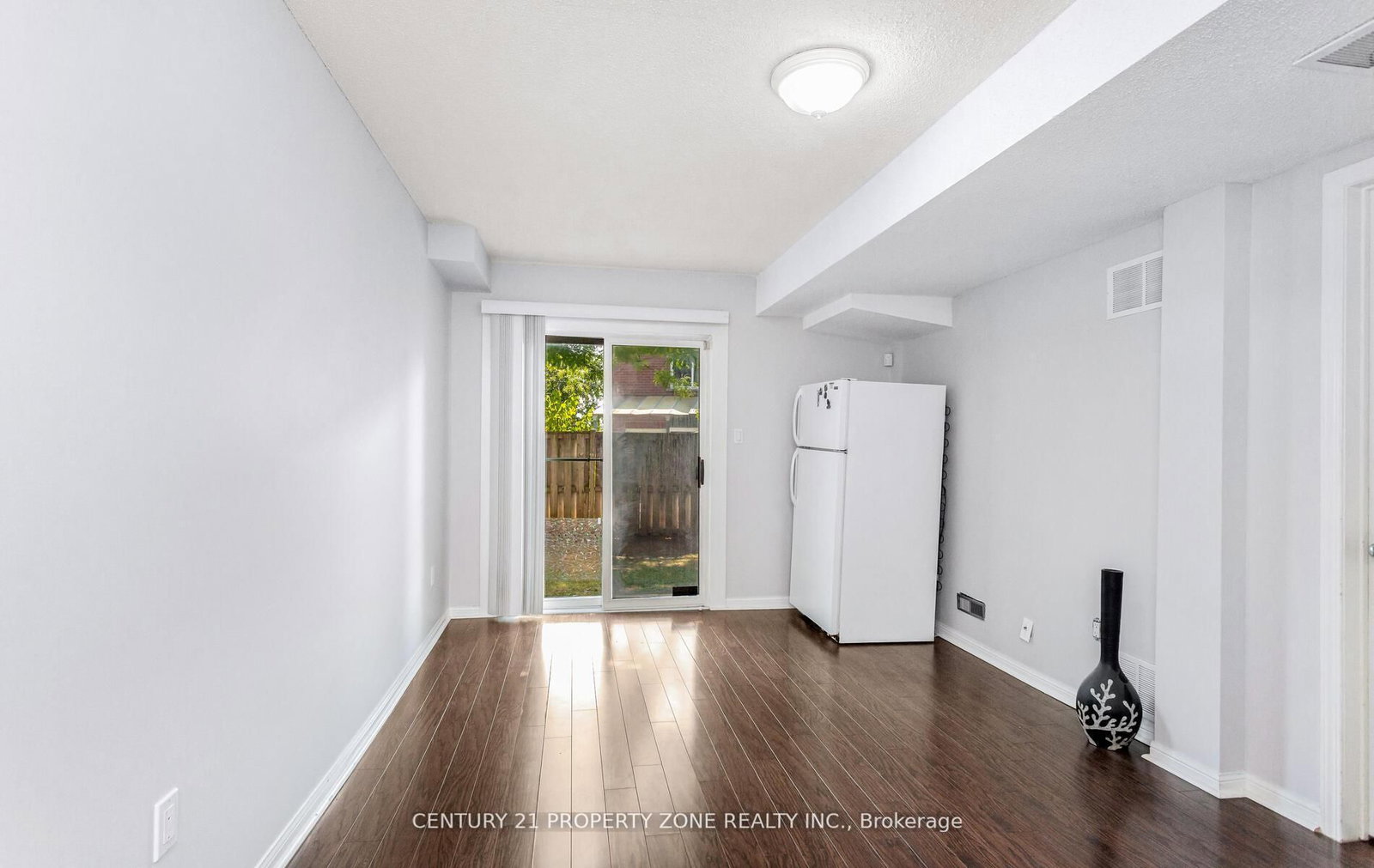 Townhouse for sale at 39-2 Clay Brick Court, Brampton, Ontario, L6V 4M7 - Brampton North - MLS: W12940636