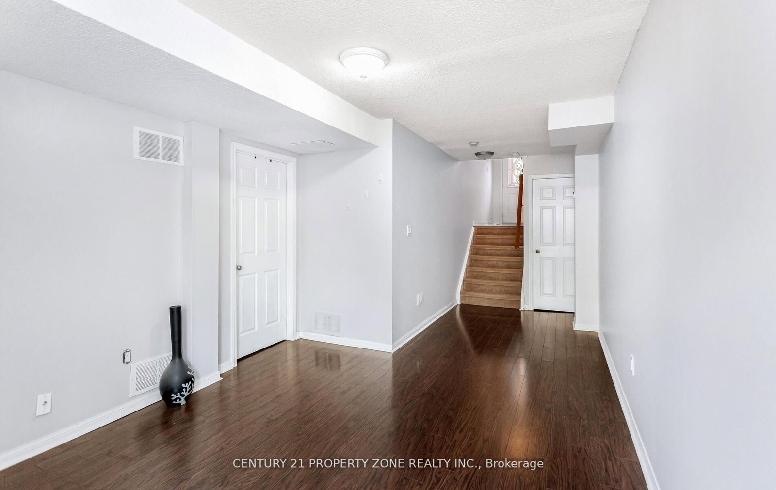 Townhouse for sale at 39-2 Clay Brick Court, Brampton, Ontario, L6V 4M7 - Brampton North - MLS: W12940636