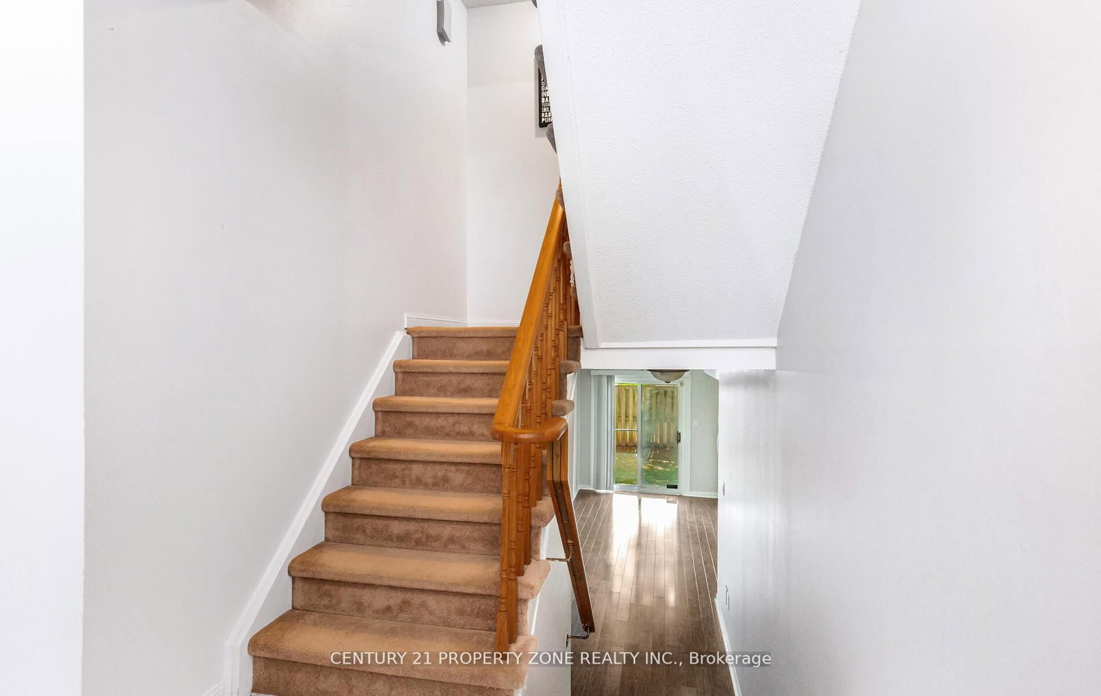 Townhouse for sale at 39-2 Clay Brick Court, Brampton, Ontario, L6V 4M7 - Brampton North - MLS: W12940636