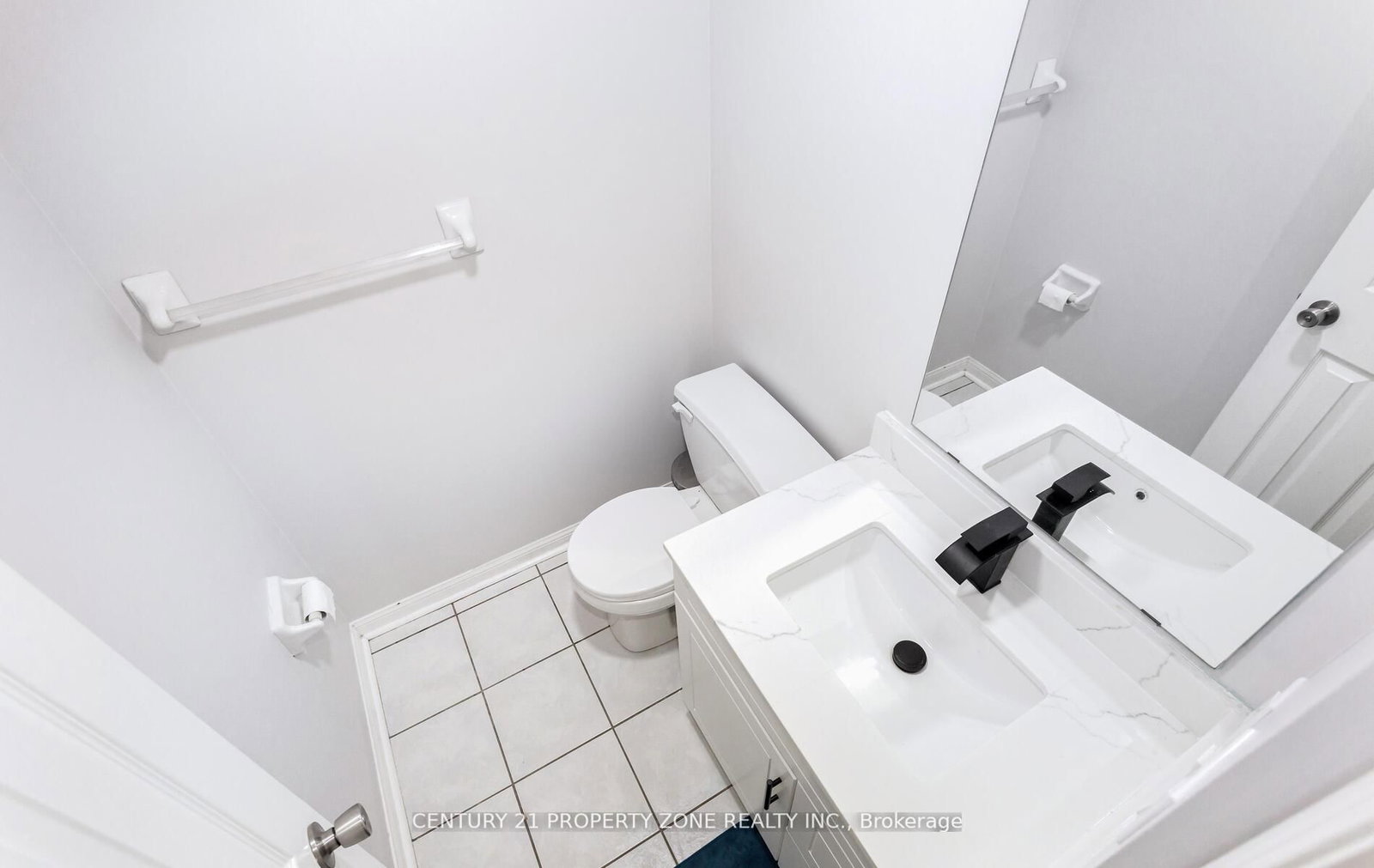 Townhouse for sale at 39-2 Clay Brick Court, Brampton, Ontario, L6V 4M7 - Brampton North - MLS: W12940636