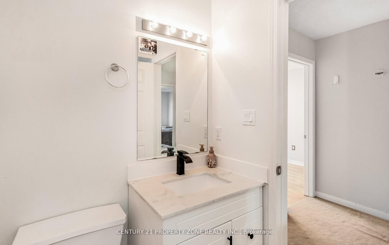 Townhouse for sale at 39-2 Clay Brick Court, Brampton, Ontario, L6V 4M7 - Brampton North - MLS: W12940636