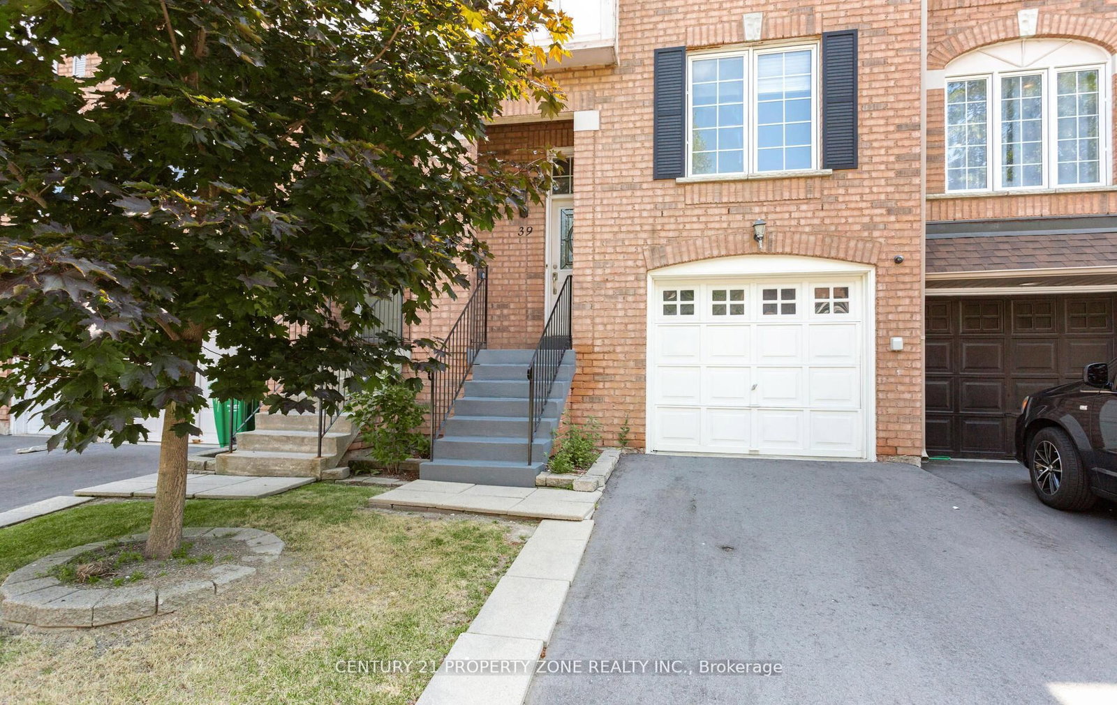 Townhouse for sale at 39-2 Clay Brick Court, Brampton, Ontario, L6V 4M7 - Brampton North - MLS: W12940636