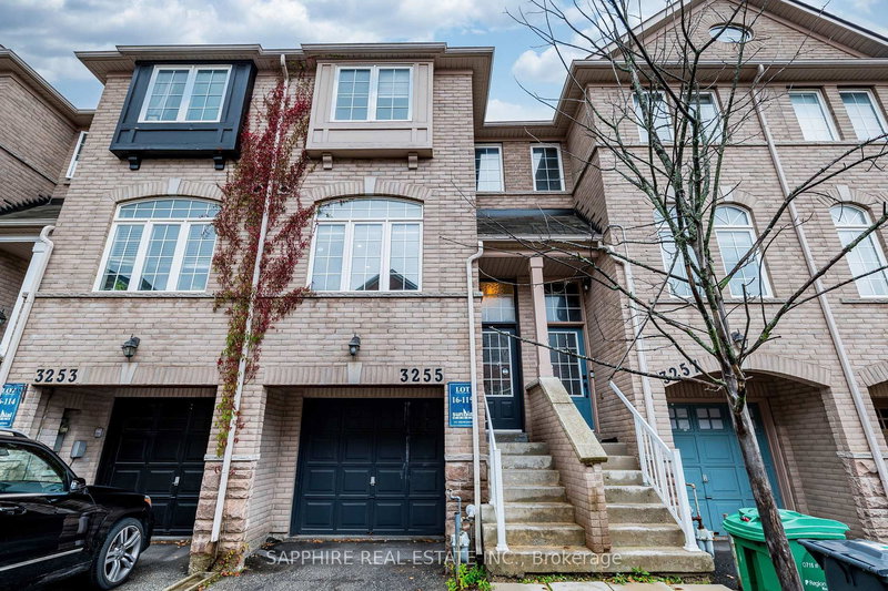 3255 Redpath Circ, Mississauga, L5N 8R3 | Image 2