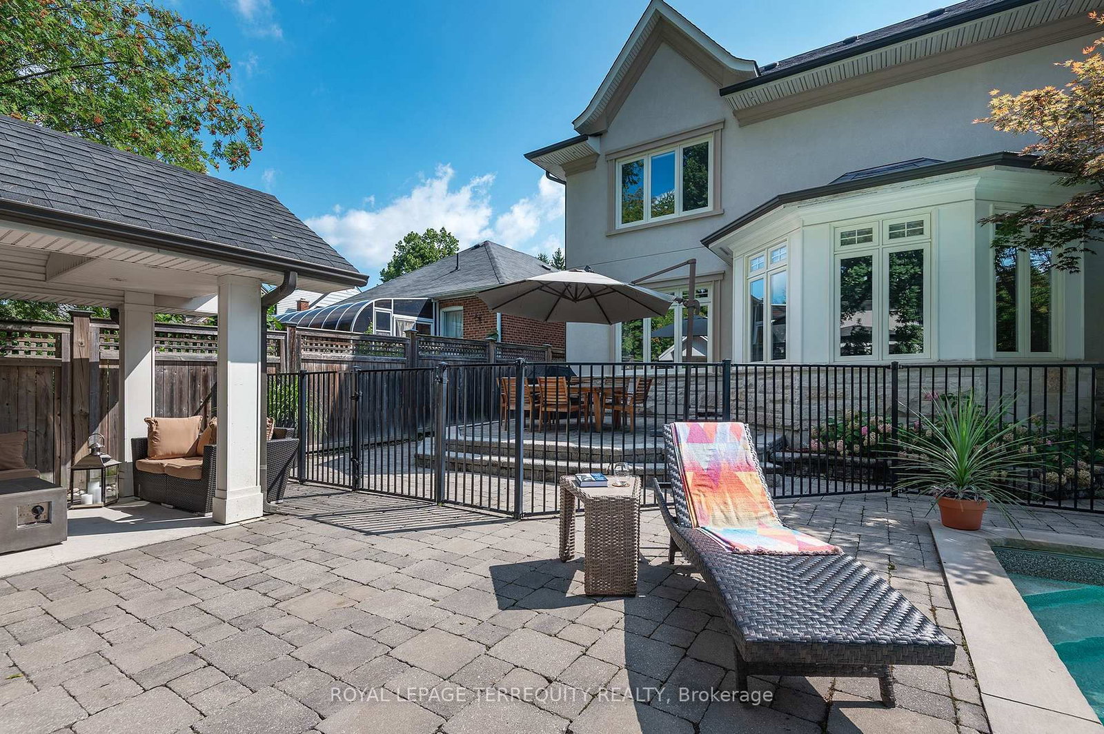 Detached House for sale at 72 EAGLE Road, Toronto, Ontario, M8Z 4J2 - Stonegate-Queensway - MLS: W12940666