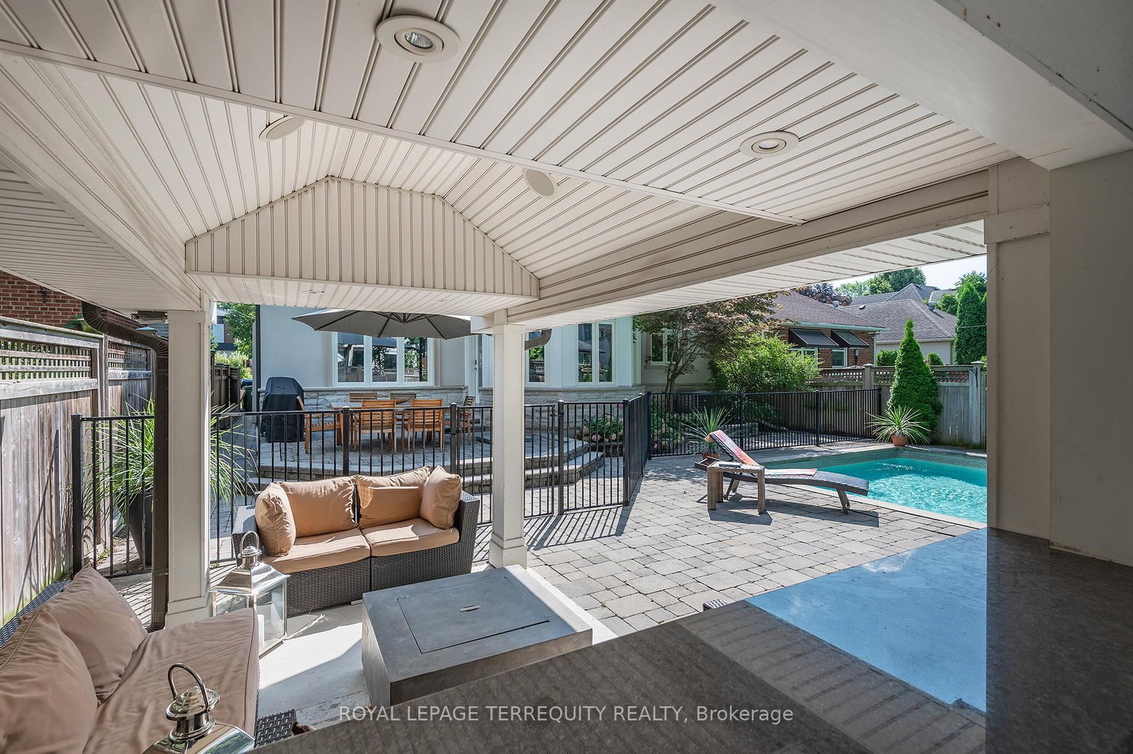 Detached House for sale at 72 EAGLE Road, Toronto, Ontario, M8Z 4J2 - Stonegate-Queensway - MLS: W12940666