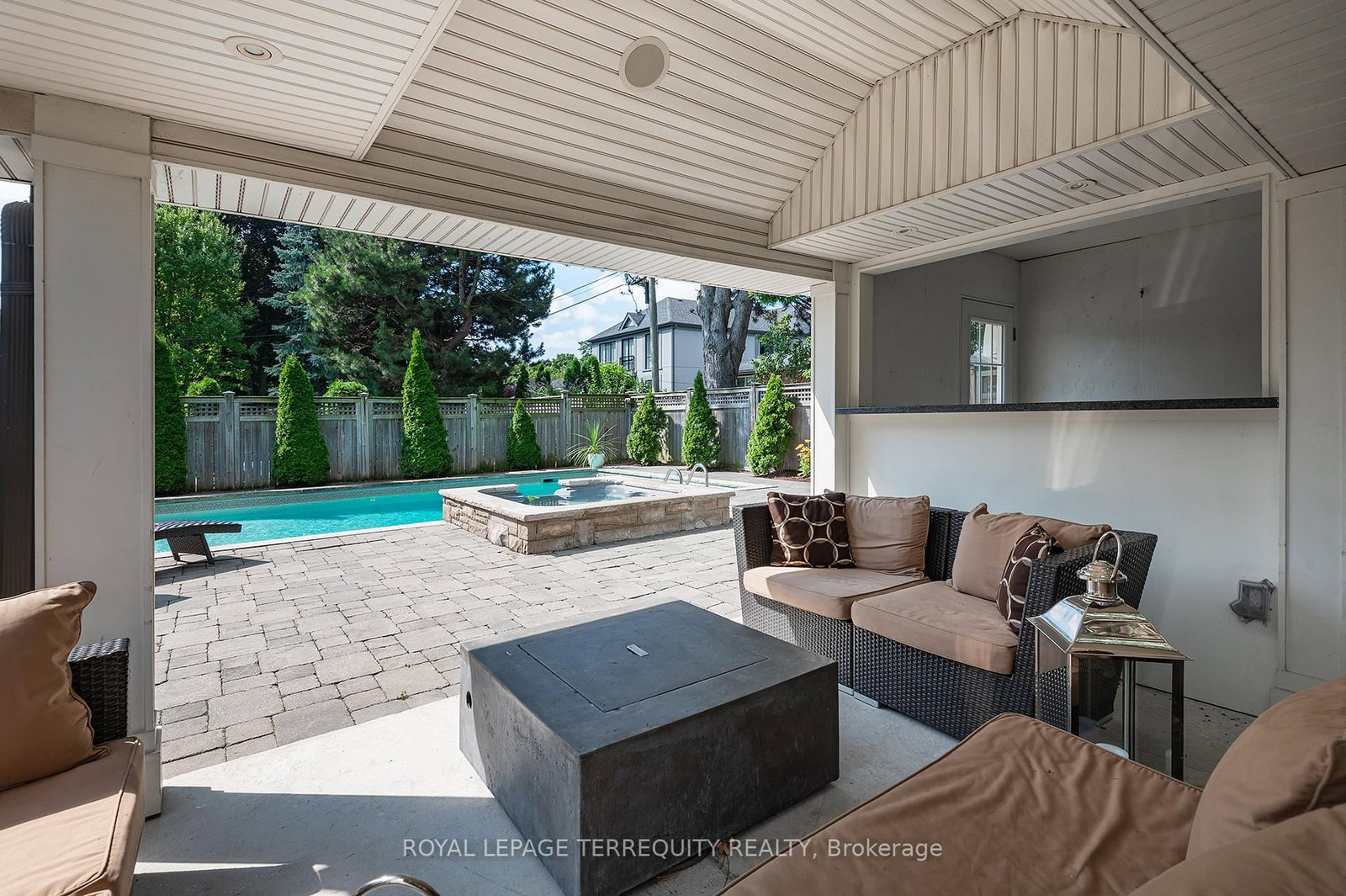 Detached House for sale at 72 EAGLE Road, Toronto, Ontario, M8Z 4J2 - Stonegate-Queensway - MLS: W12940666