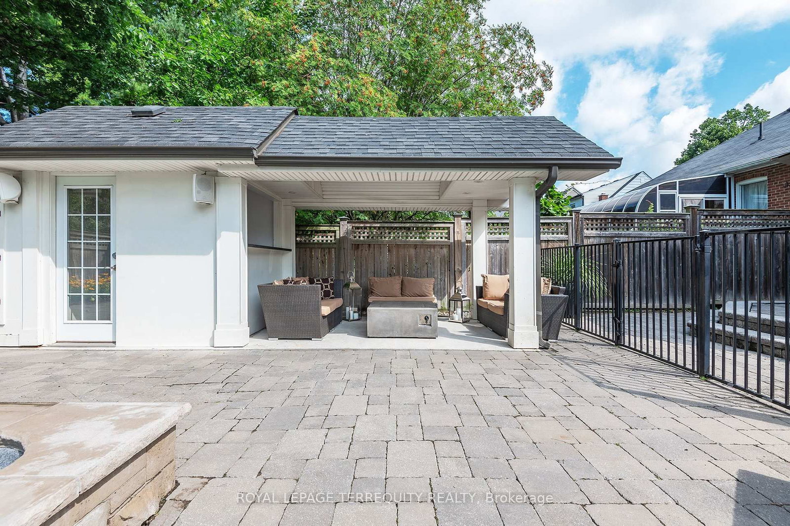 Detached House for sale at 72 EAGLE Road, Toronto, Ontario, M8Z 4J2 - Stonegate-Queensway - MLS: W12940666